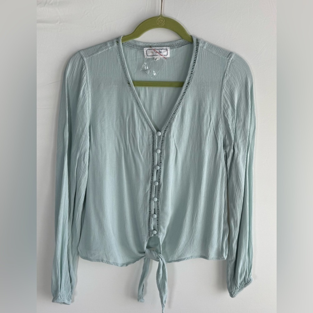 Hippie Rose tie front blouse • Women’s small